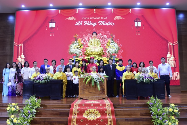 The Wedding Ceremony at the pagoda