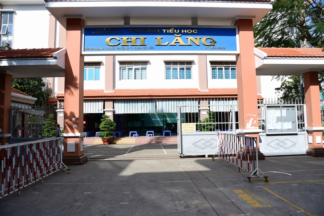 Tặng sách trường Tiểu học Chi Lăng, Gò Vấp