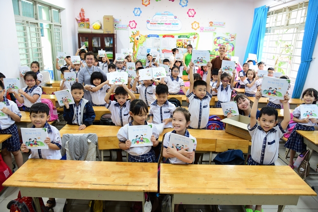 Tặng sách trường Tiểu học Chi Lăng, Gò Vấp