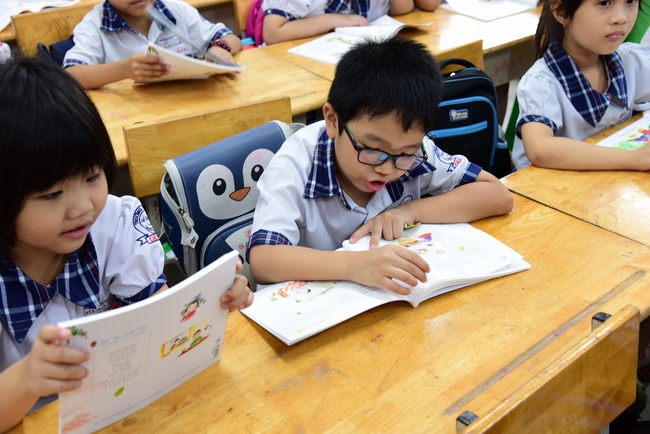 Tặng sách trường Tiểu học Chi Lăng, Gò Vấp