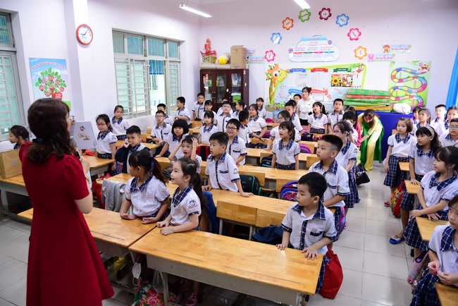 Tặng sách trường Tiểu học Chi Lăng, Gò Vấp