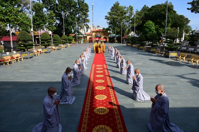 Lễ truyền giới Sa di Phương Trượng