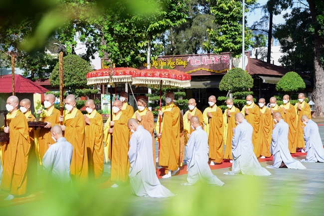 Lễ truyền giới Sa di Phương Trượng