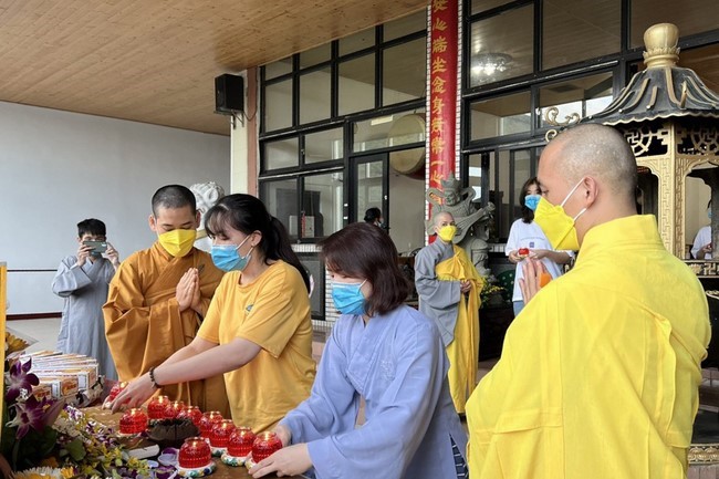 Dharma Assembly Ksihitigarbha - Patriarch 's death anniversary - Requiem ceremony at Linh Yin Temple, Taiwan