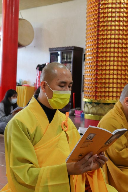 Chùa Linh Ẩn: Hoa đăng mừng Khánh đản đức Từ phụ A Di Đà