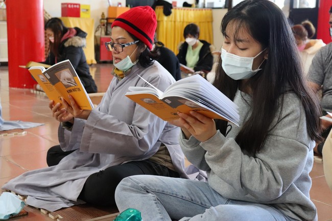 Chùa Linh Ẩn: Hoa đăng mừng Khánh đản đức Từ phụ A Di Đà