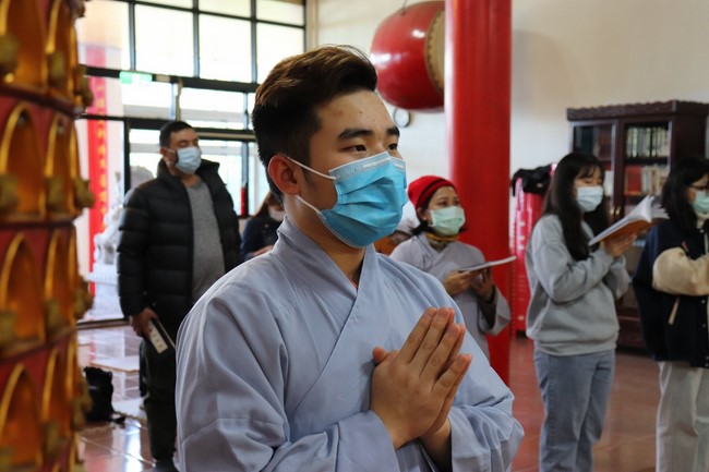 Chùa Linh Ẩn: Hoa đăng mừng Khánh đản đức Từ phụ A Di Đà