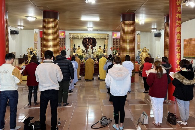 Chùa Linh Ẩn: Hoa đăng mừng Khánh đản đức Từ phụ A Di Đà