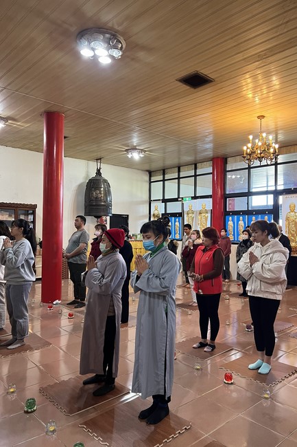 Chùa Linh Ẩn: Hoa đăng mừng Khánh đản đức Từ phụ A Di Đà