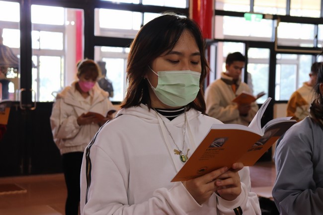 Chùa Linh Ẩn: Hoa đăng mừng Khánh đản đức Từ phụ A Di Đà