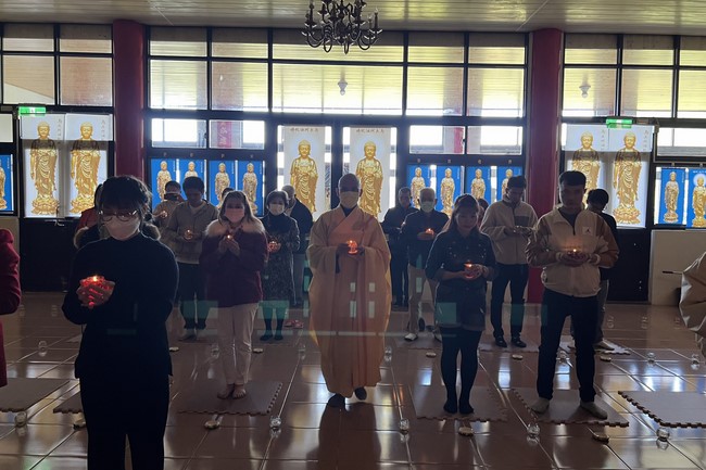 Chùa Linh Ẩn: Hoa đăng mừng Khánh đản đức Từ phụ A Di Đà