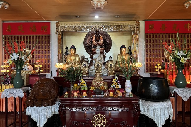 Chùa Linh Ẩn: Hoa đăng mừng Khánh đản đức Từ phụ A Di Đà