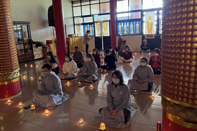 Chùa Linh Ẩn: Hoa đăng mừng Khánh đản đức Từ phụ A Di Đà