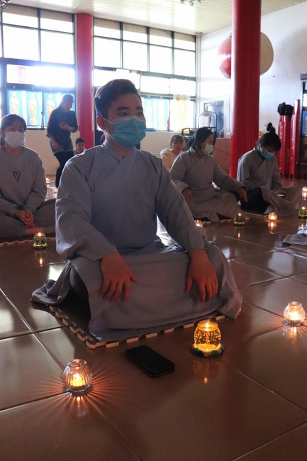 Chùa Linh Ẩn: Hoa đăng mừng Khánh đản đức Từ phụ A Di Đà