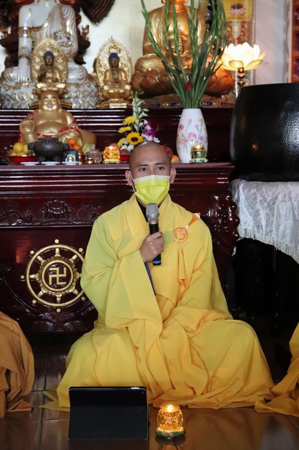 Chùa Linh Ẩn: Hoa đăng mừng Khánh đản đức Từ phụ A Di Đà