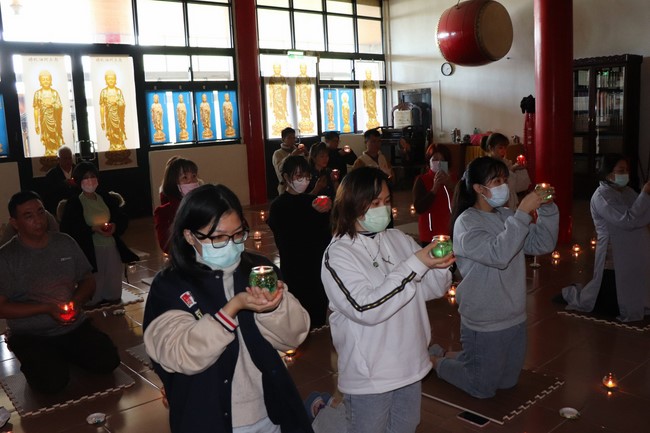 Chùa Linh Ẩn: Hoa đăng mừng Khánh đản đức Từ phụ A Di Đà