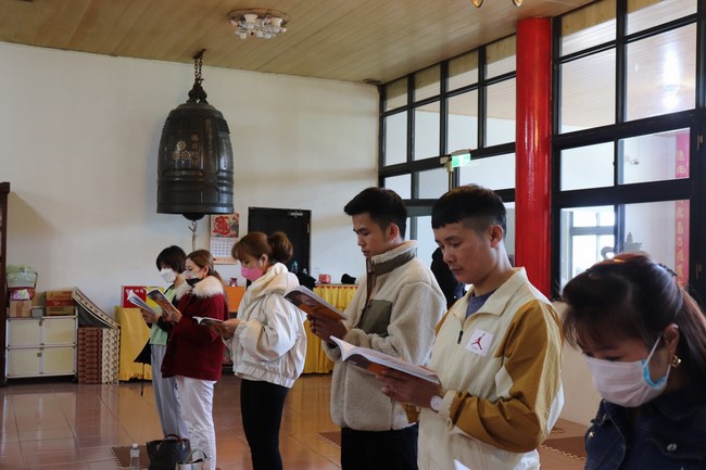 Chùa Linh Ẩn: Hoa đăng mừng Khánh đản đức Từ phụ A Di Đà