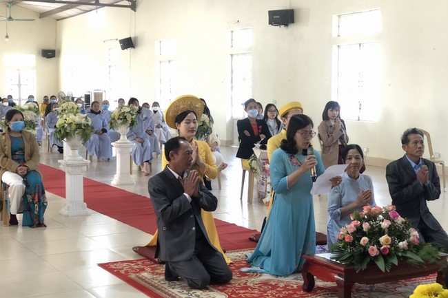The wedding ceremony in period of the Covid-19 epidemic at Dong Cao Pagoda, Thanh Hoa province
