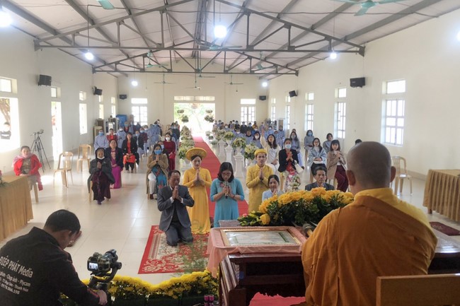 The wedding ceremony in period of the Covid-19 epidemic at Dong Cao Pagoda, Thanh Hoa province