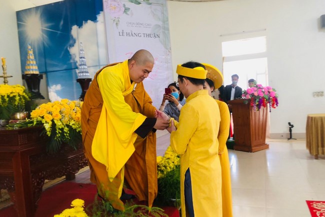 The wedding ceremony in period of the Covid-19 epidemic at Dong Cao Pagoda, Thanh Hoa province