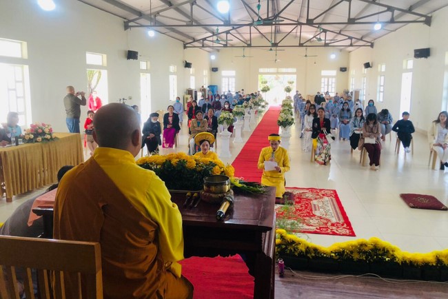 The wedding ceremony in period of the Covid-19 epidemic at Dong Cao Pagoda, Thanh Hoa province