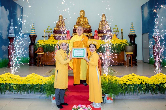 The wedding ceremony in period of the Covid-19 epidemic at Dong Cao Pagoda, Thanh Hoa province