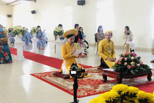 The wedding ceremony in period of the Covid-19 epidemic at Dong Cao Pagoda, Thanh Hoa province
