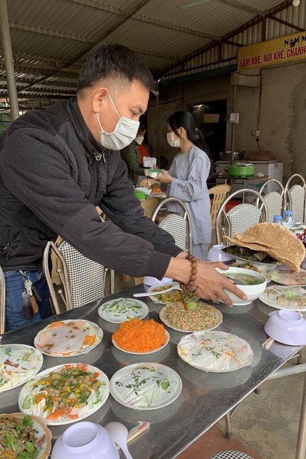 The wedding ceremony in period of the Covid-19 epidemic at Dong Cao Pagoda, Thanh Hoa province