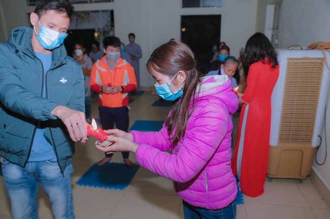 The candle lighting ceremony commemorating Buddha Amitabha at Dong Cao Pagoda - Thanh Hoa in 2021