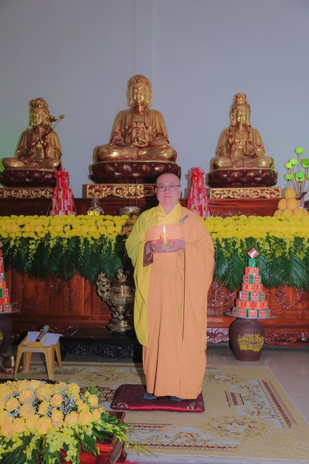 The candle lighting ceremony commemorating Buddha Amitabha at Dong Cao Pagoda - Thanh Hoa in 2021