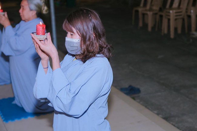 The candle lighting ceremony commemorating Buddha Amitabha at Dong Cao Pagoda - Thanh Hoa in 2021