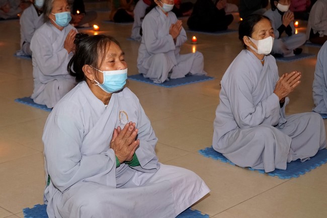 The candle lighting ceremony commemorating Buddha Amitabha at Dong Cao Pagoda - Thanh Hoa in 2021
