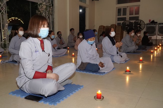 The candle lighting ceremony commemorating Buddha Amitabha at Dong Cao Pagoda - Thanh Hoa in 2021