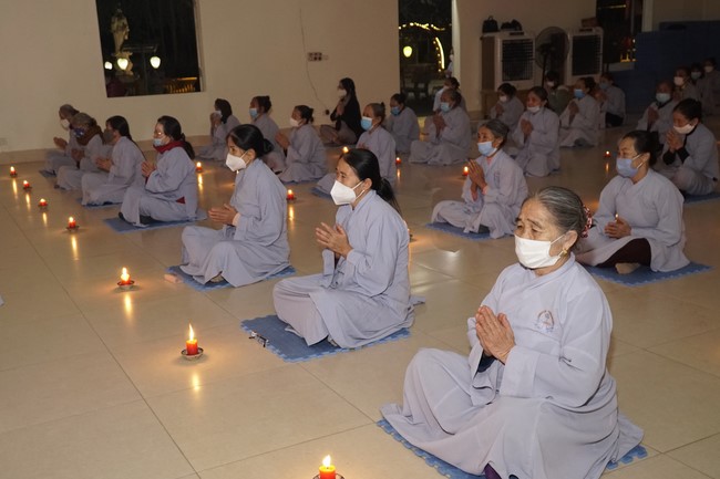 The candle lighting ceremony commemorating Buddha Amitabha at Dong Cao Pagoda - Thanh Hoa in 2021
