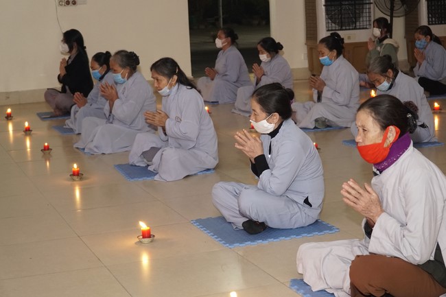 The candle lighting ceremony commemorating Buddha Amitabha at Dong Cao Pagoda - Thanh Hoa in 2021