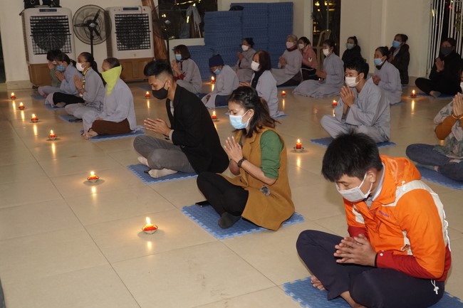 The candle lighting ceremony commemorating Buddha Amitabha at Dong Cao Pagoda - Thanh Hoa in 2021