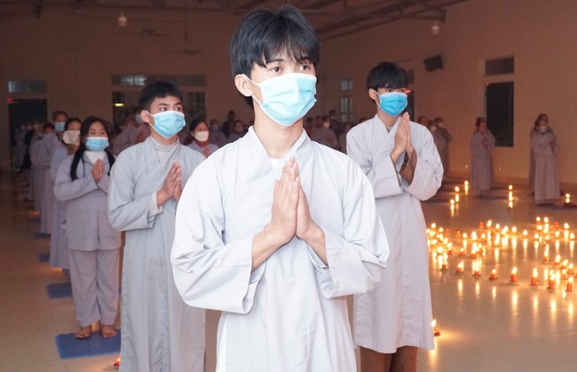 The candle lighting ceremony commemorating Buddha Amitabha at Dong Cao Pagoda - Thanh Hoa in 2021
