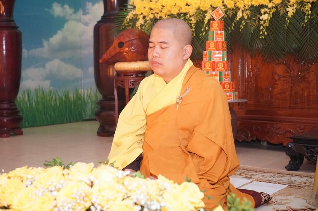 The candle lighting ceremony commemorating Buddha Amitabha at Dong Cao Pagoda - Thanh Hoa in 2021