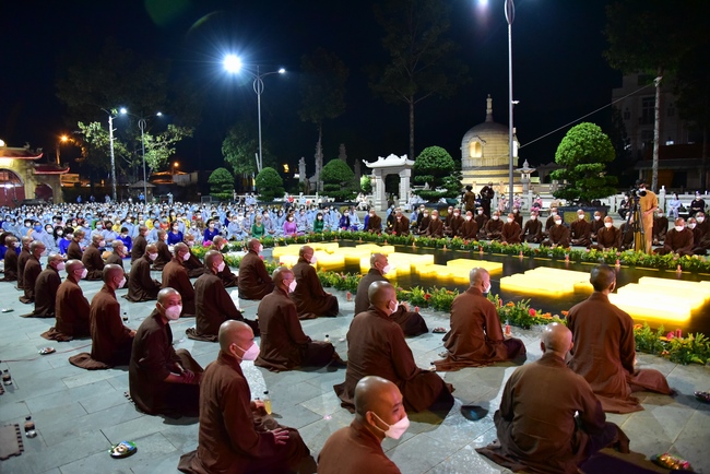 The 4th gratitude ceremony to disciples.