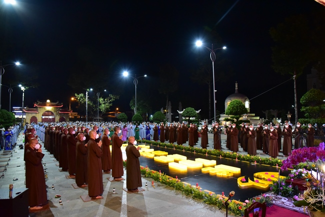 The 4th gratitude ceremony to disciples.