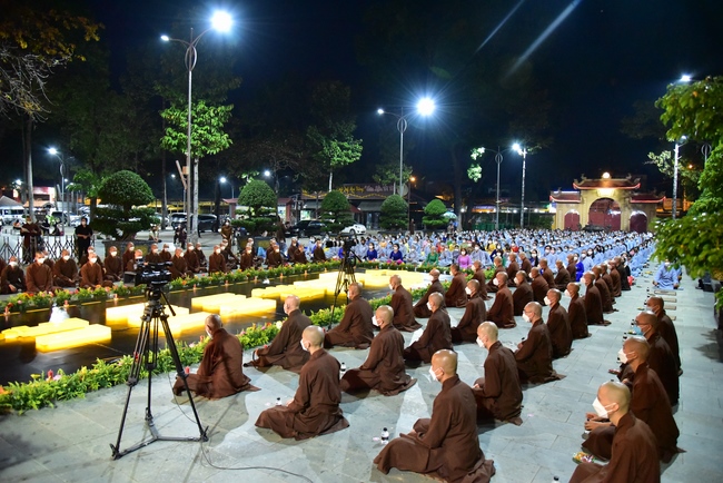 The 4th gratitude ceremony to disciples.