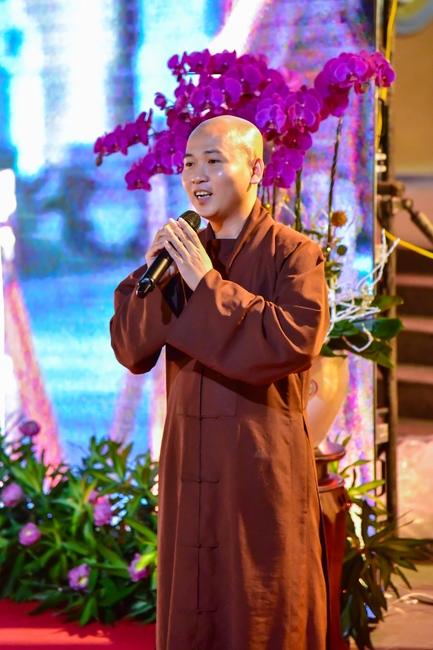 The 4th gratitude ceremony to disciples.