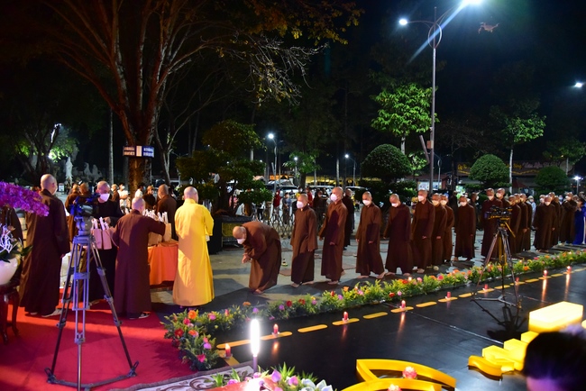 The 4th gratitude ceremony to disciples.