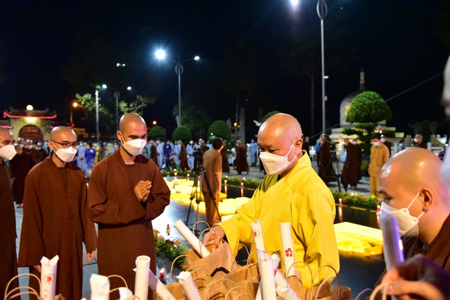 The 4th gratitude ceremony to disciples.