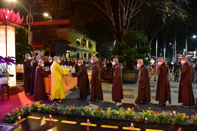 The 4th gratitude ceremony to disciples.