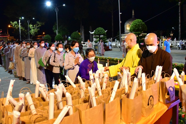 The 4th gratitude ceremony to disciples.