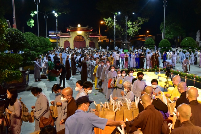 The 4th gratitude ceremony to disciples.