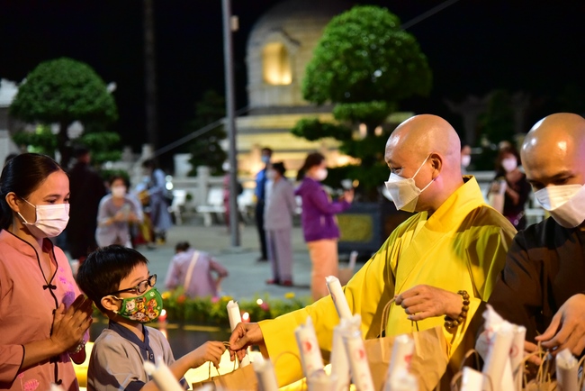 The 4th gratitude ceremony to disciples.