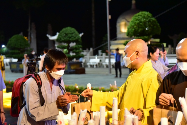 The 4th gratitude ceremony to disciples.