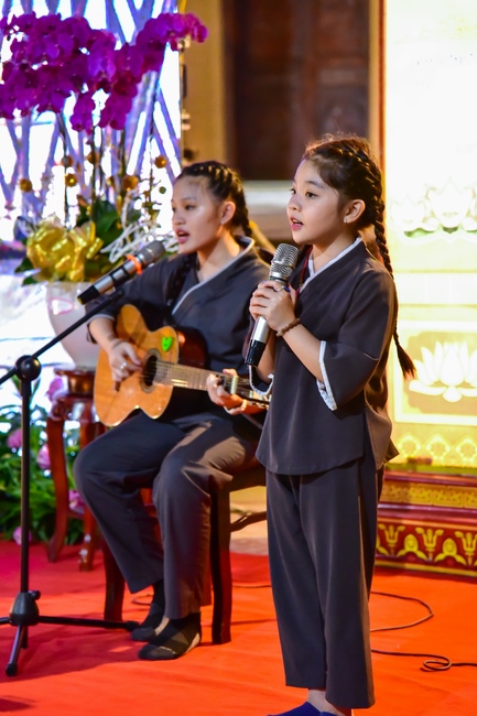 The 4th gratitude ceremony to disciples.